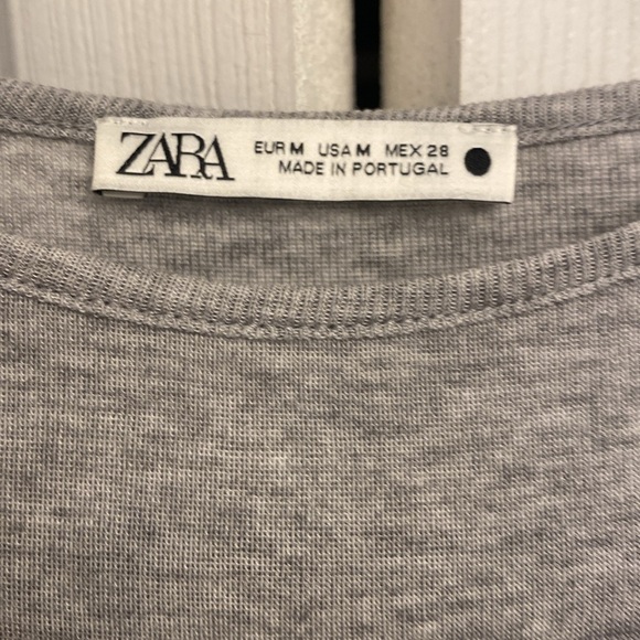 Zara T-shirt - Picture 2 of 2